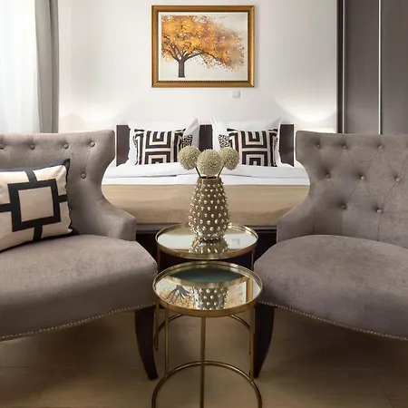 Apartment 81