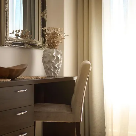 Apartment 81 *