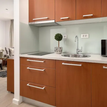 81 Apartment Split